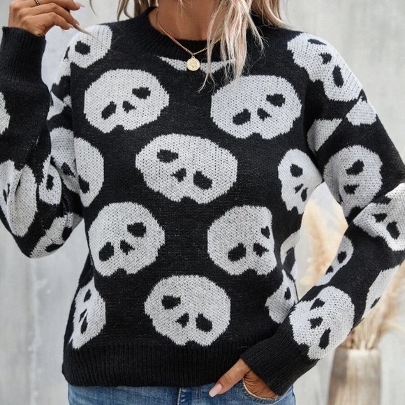 Cozy Skull Print Loose Fit Sweater Top - Picture 2 of 4
